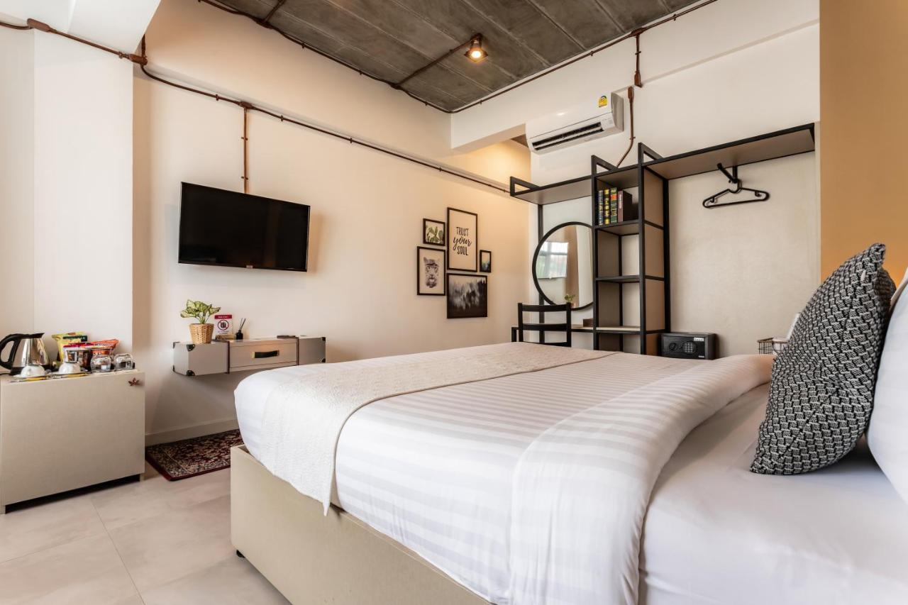 The Wood Hotel Surin Buitenkant foto