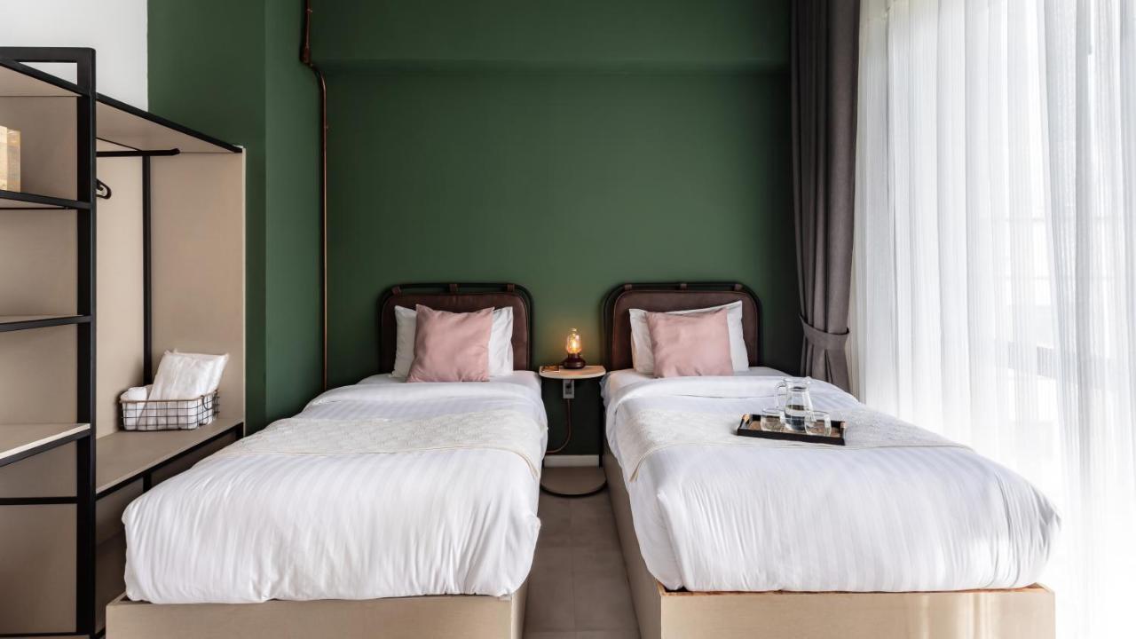 The Wood Hotel Surin Buitenkant foto
