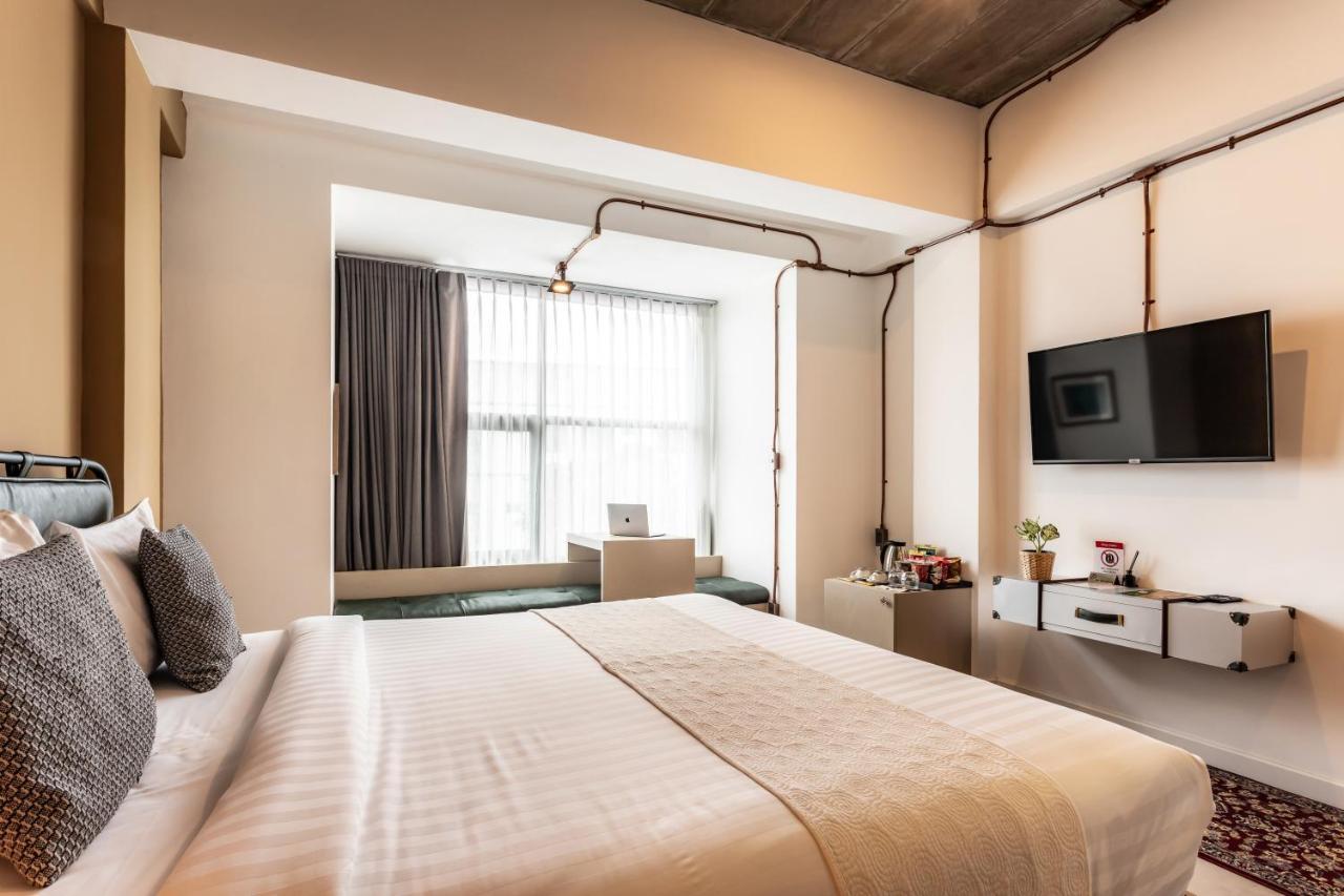 The Wood Hotel Surin Buitenkant foto